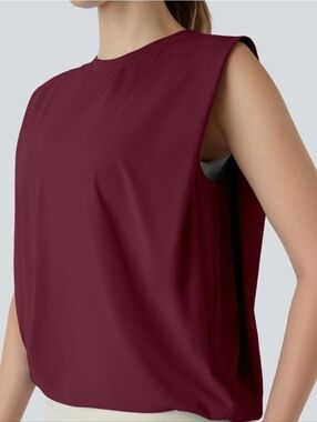 HALARA Sleeveless Crewneck Top in Deep Burgundy Yoga Tank